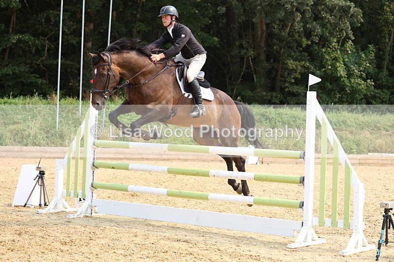 3E7A2591 - Class 8: Senior Newcomers/1.10m open