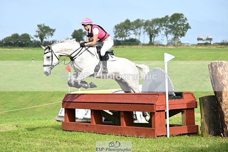 240831A-104908-00741 - 053-Lydia.Steele-FOLLYS.HERO