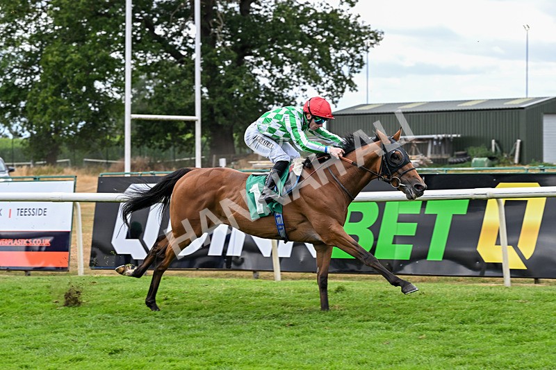 070826-Race 5-Master Vintner-1998 - Race 5 16.10pm William Hill, Market Place, Thirsk Handicap