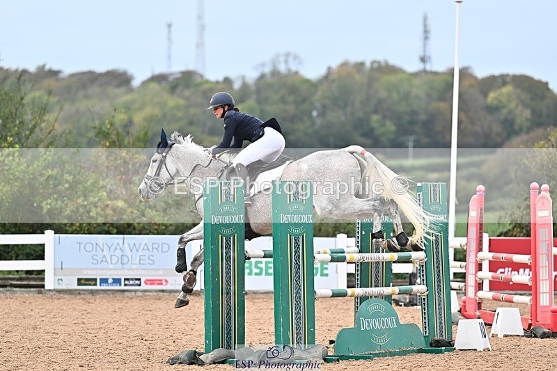 261014-124843-00494 - Cls  05 Snr Newcomers & 1.10m Open