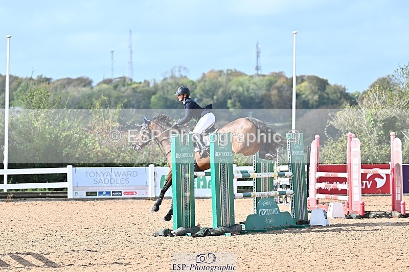 261014-131700-00615 - Cls  05 Snr Newcomers & 1.10m Open