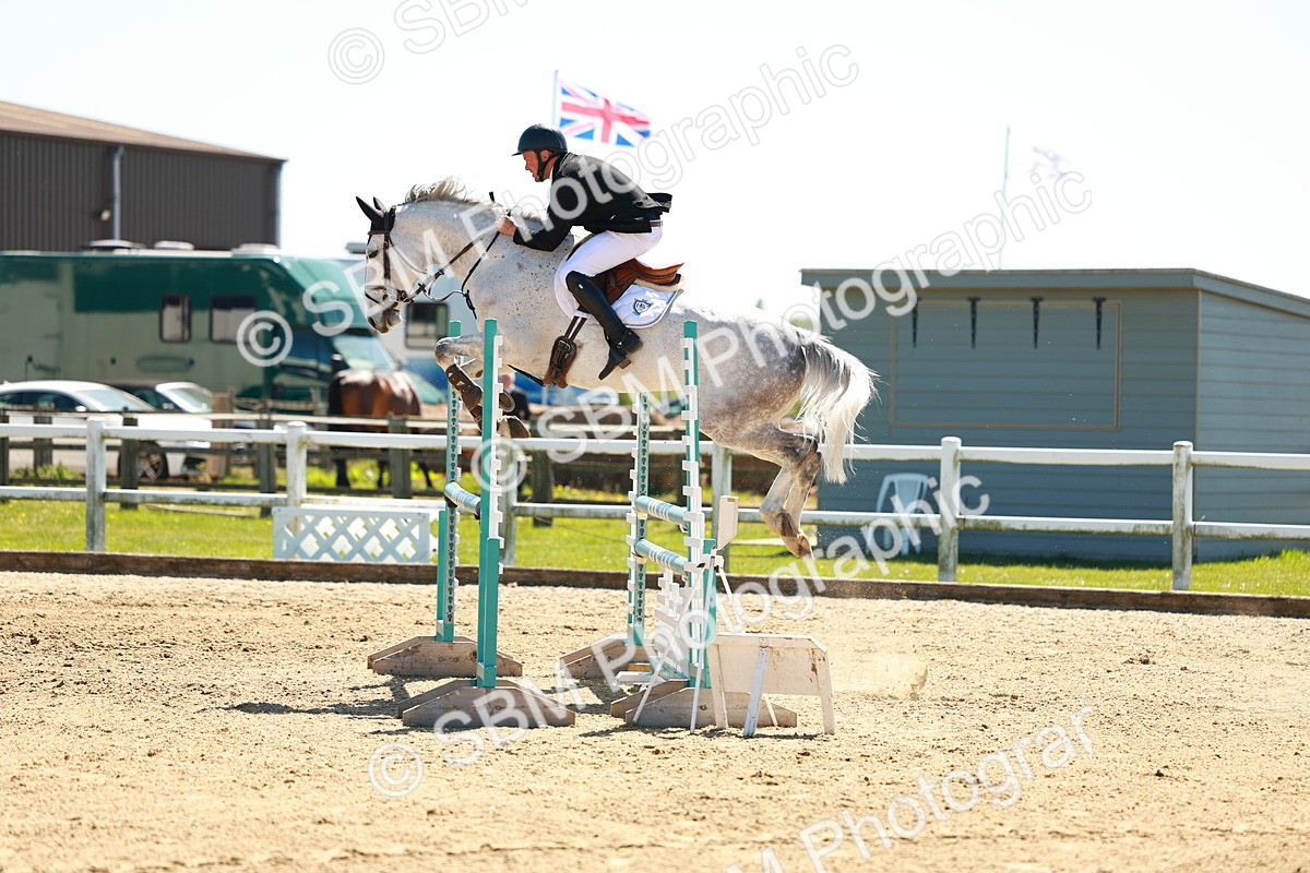 SBM_001226 - Class 4 - Senior Newcomers 1.10m