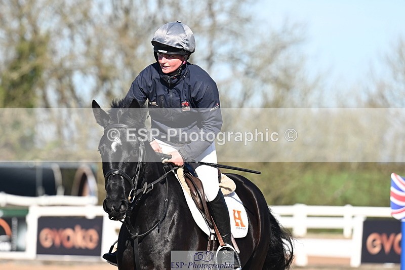 260318B-095107-00006 - Clear Round & Brit Nov 90cm