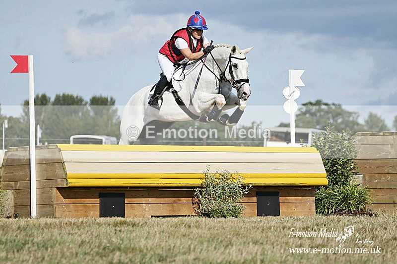 LEP55164a - Equestrian