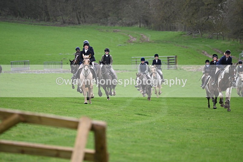 WJ6_9128 - Line Three