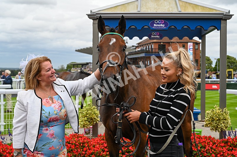 250824-Race 3-Blueandtangerine-2147 - Race 3