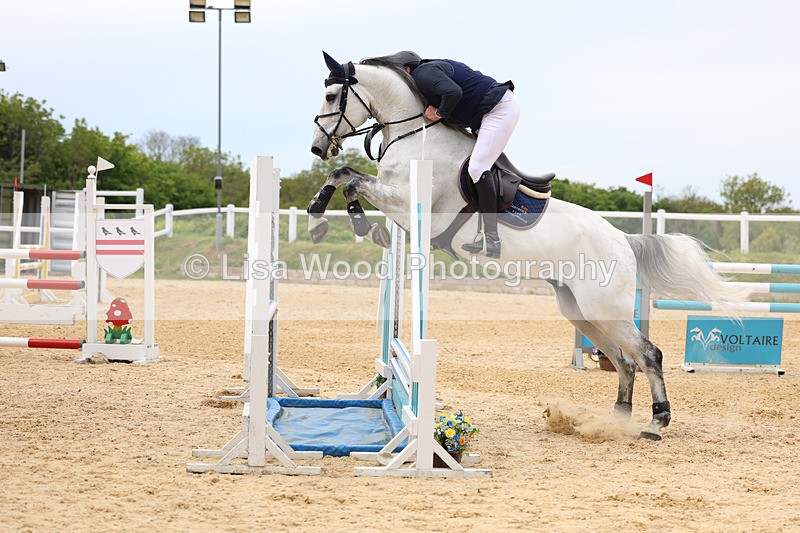 3E7A9402 - Class 8: Senior Newcomers/1.10m open