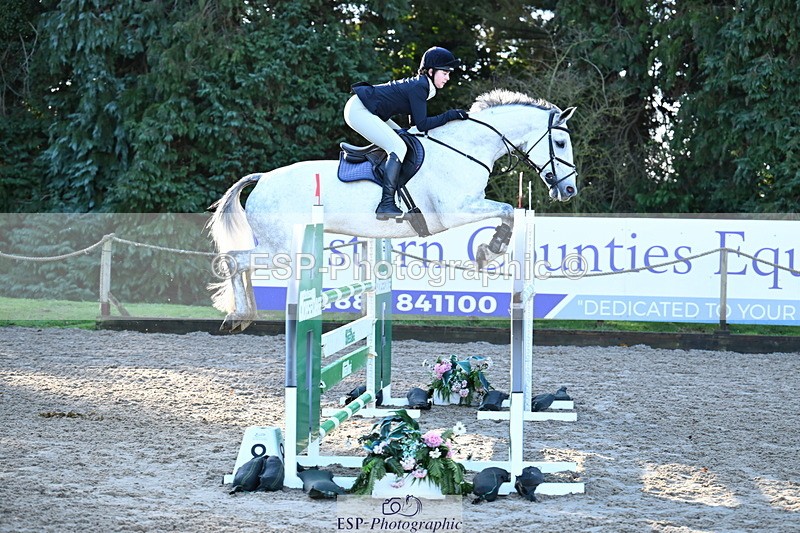 251024A-094545-06213 - B-109-Zoe.Davies