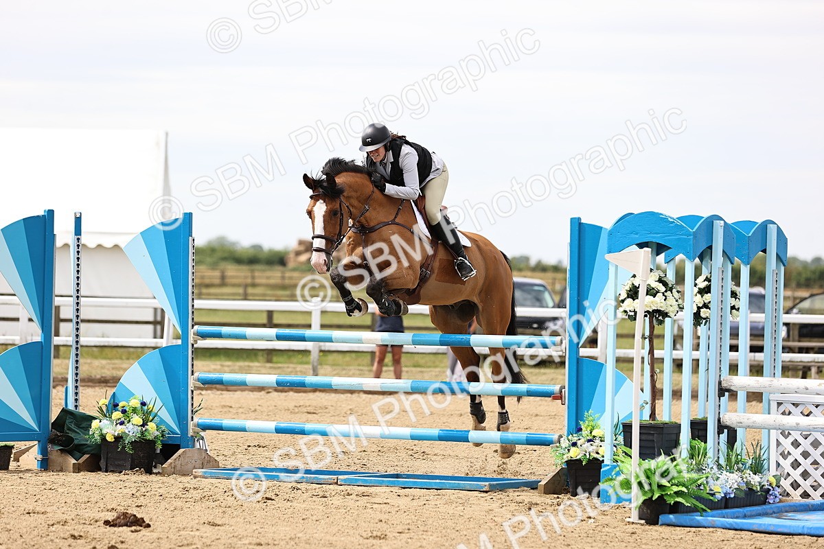 SBM_009667 - Class 8 - Senior Newcomers - 1.10  Open