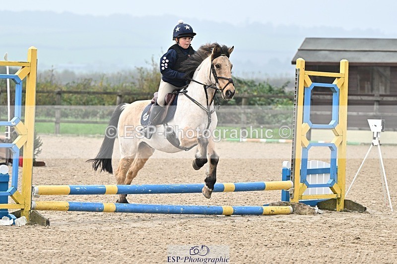 241110-101914-00248 - 40cm Showjumping