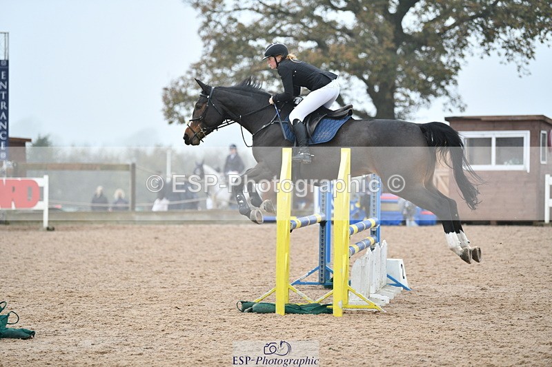 241102A-112745-04296 - SAT Cls 9 British Novice and 90cm Open