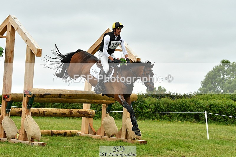 250524A-124858-10448 - B-351-Will.Rawlin-MACKENZY