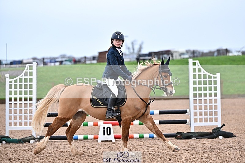 260208-125616-01241 - Cls 18 Clear Round 50cm