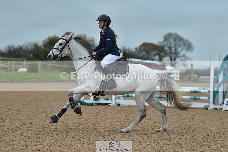 231119A-100926-04539 - Sun Cls 17+18 Club and Schools 70cm