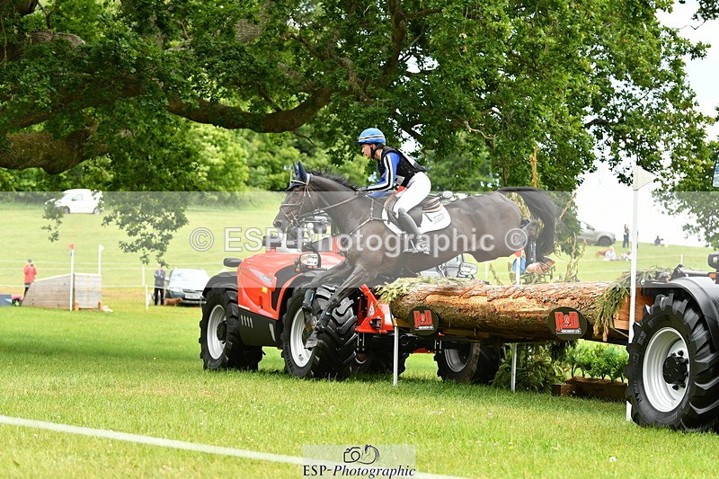 250525A-124629-16713 - D-452-Tiana.Coudray-COEUR.DE.L.ESPRIT.Z