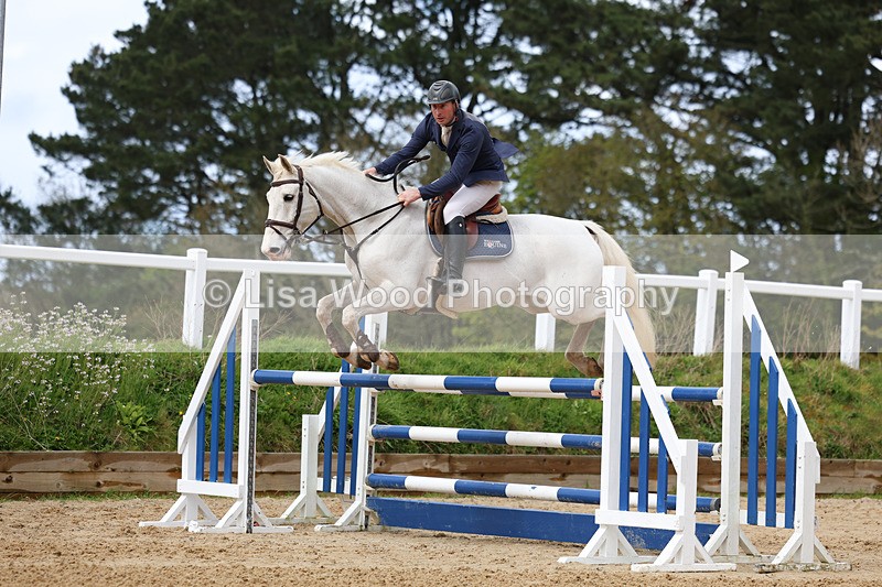 3E7A1838 - Class 7: Senior Newcomers/1.10m open