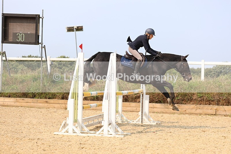 3E7A1597 - Class 4: Senior British Novice/90cm open