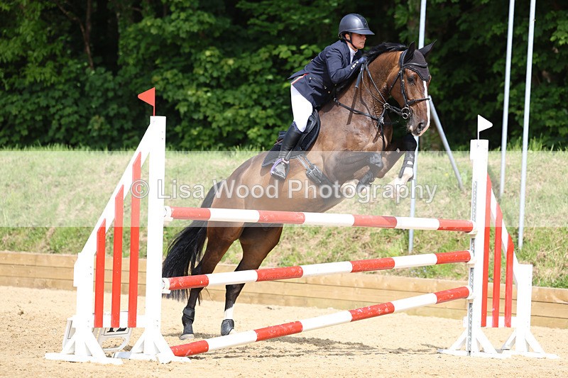 3E7A1237 - Class 14: Senior 1.15m Open