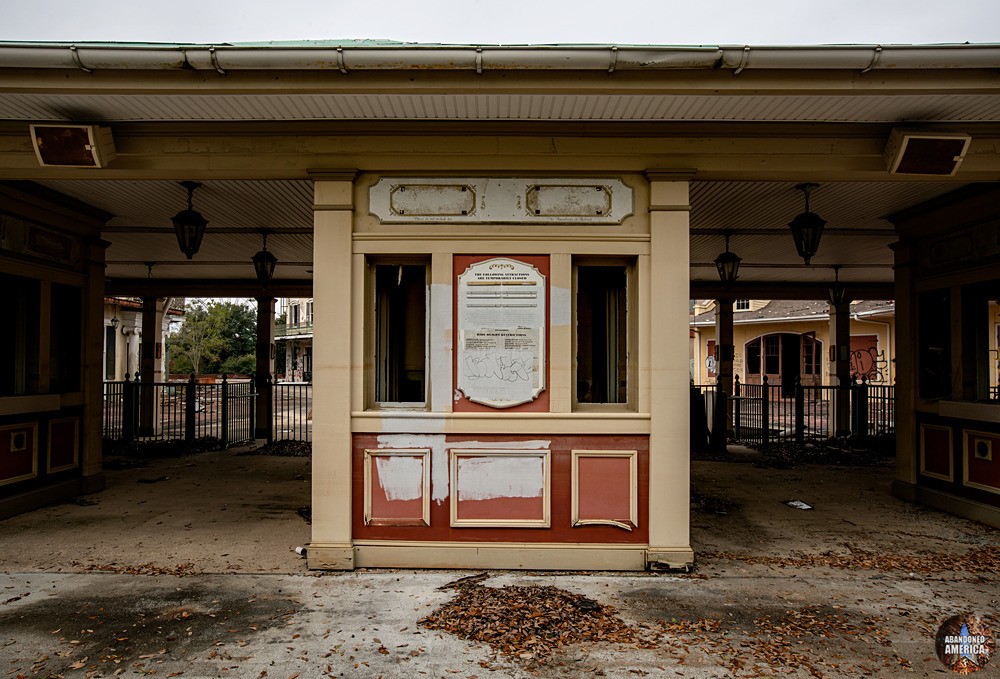 Abandoned Six Flags (New Orleans, LA) | Ticket Booth