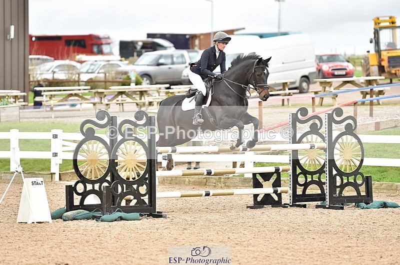 240403A-135118-00637 - Cls 4 Newcomers and 1.10m Open