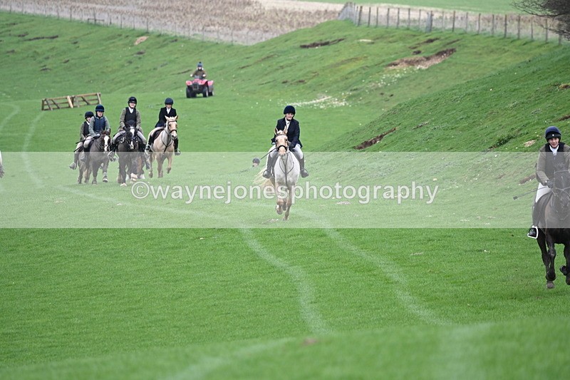 WJ6_9264 - Line Three