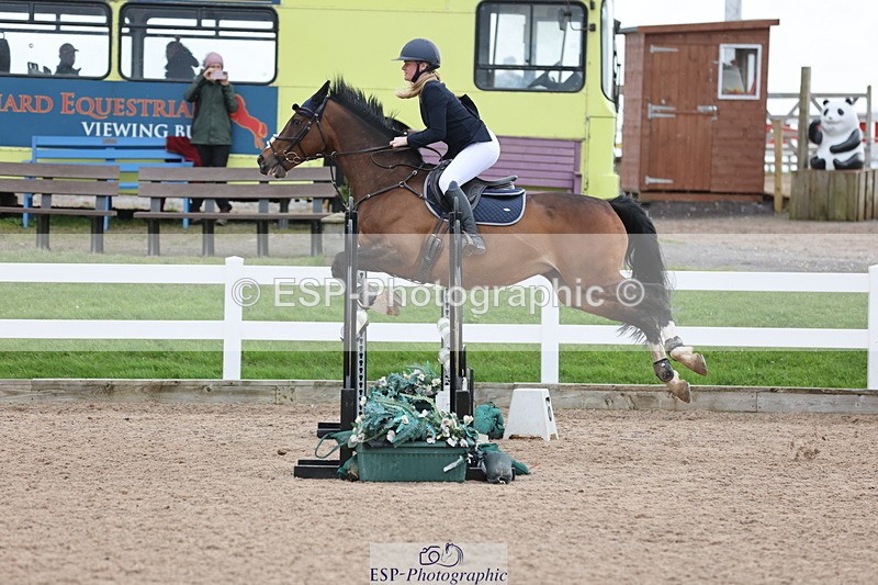 240406A-112908-03088 - Cls 20 British Novice and 90cm Open