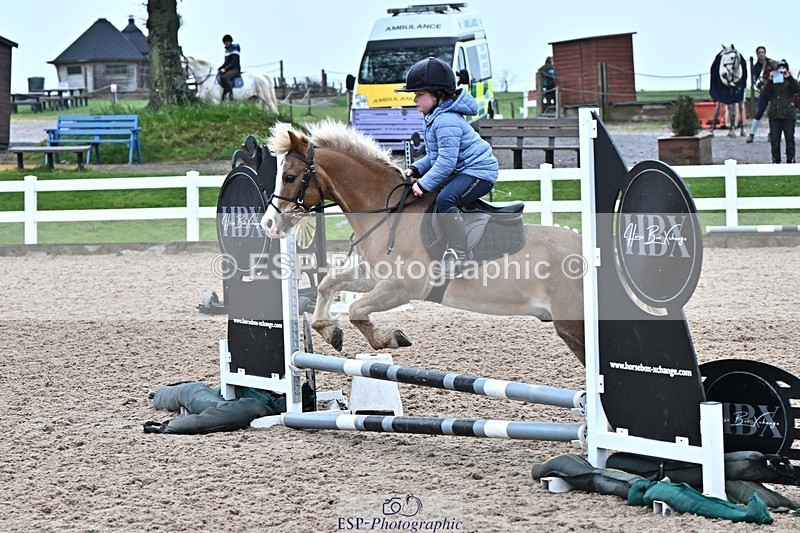 260414-152125-00063 - Cls 1+2 Clear Round 40cm and 50cm