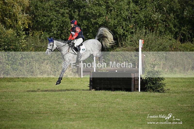  WWHT 171021 2989 - Intermediate (0.90m)  17/10/21