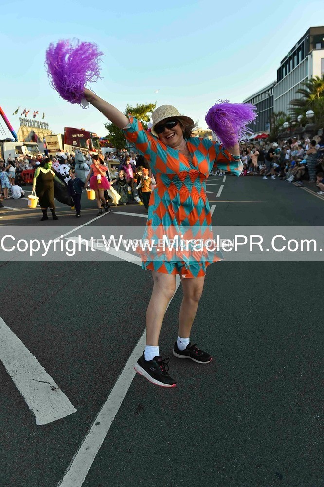 SH4_3674 - Carnival Procession.