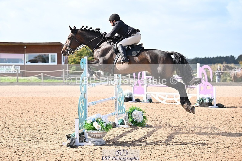 251004-132552-02183 - Cls 10 Foxhunter and 1.20m