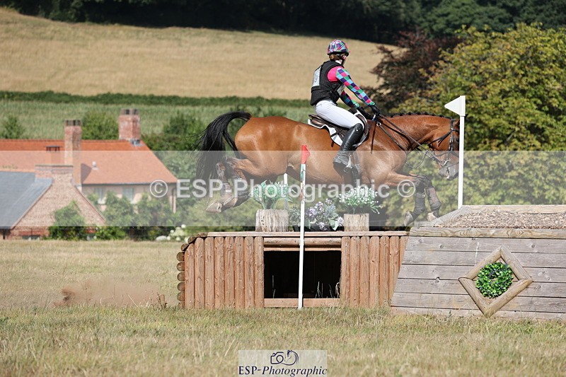 250802A-155820-06905 - F-279-Sophie.Robson-JOLLY.JEAN