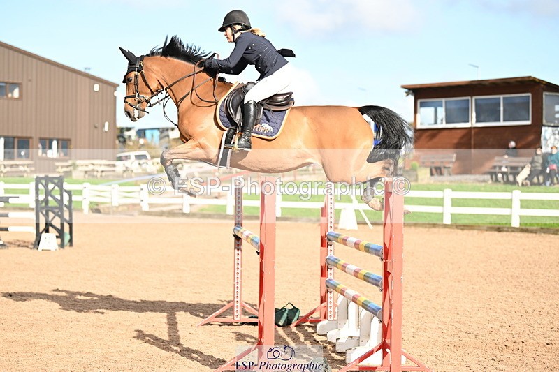 241023A-142603-01040 - Cls 4 Newcomers and 1.10m Open