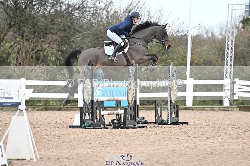 241206-134420-00992 - Cls 6 Foxhunter and 1.20m Open