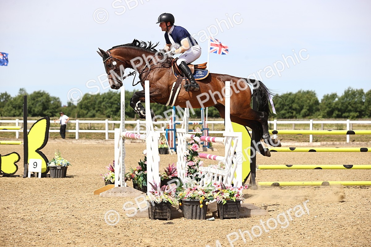SBM_000413 - Class 15 - Redpost Equestian Senior Foxhunter - 1.20m