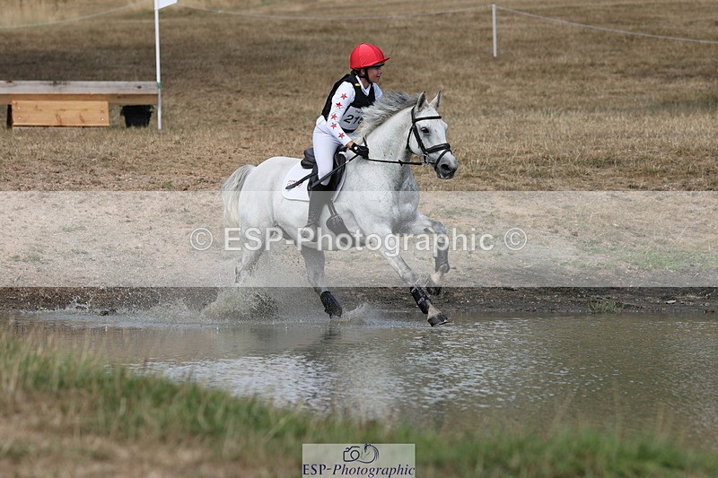 250824A-141710-38080 - 2162-Lydia.Jackson-Castlecoote.Storm