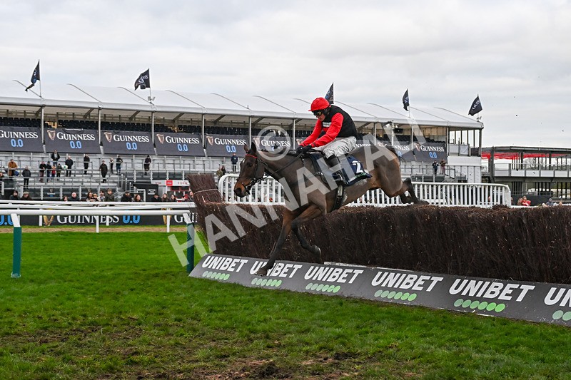 161125-Race 4-Sam Brown-6143 - Race 4