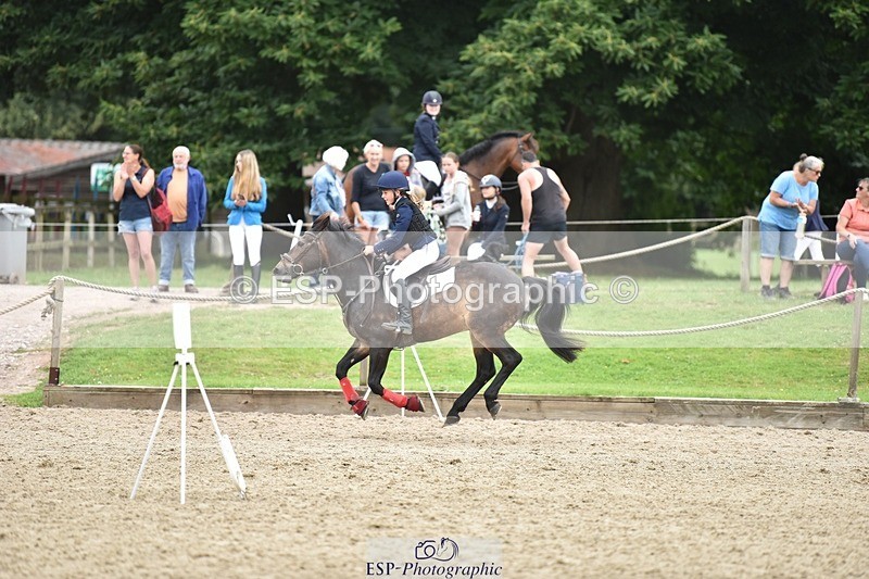 240802-110216-02570 - 80cm Round 1