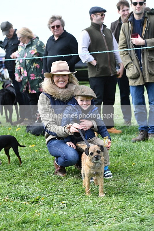 WJ5_0558 - Class 7 Best Terrier