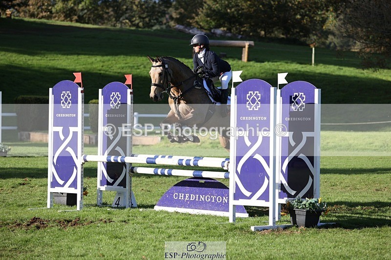 231022-153251-29826 - 498-SILVERLININGS.APHRODITE-Emily.Dobson-TrotUp+SJ