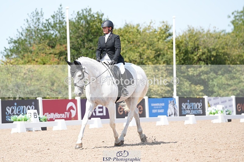 250817-134053-10475 - 179-Kate.WilliamsGhyllwood.April.Moment