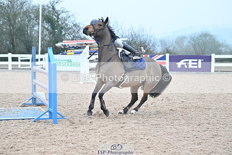 240113A-133752-02237 - Cls 12 Newcomers and 1.10m Open