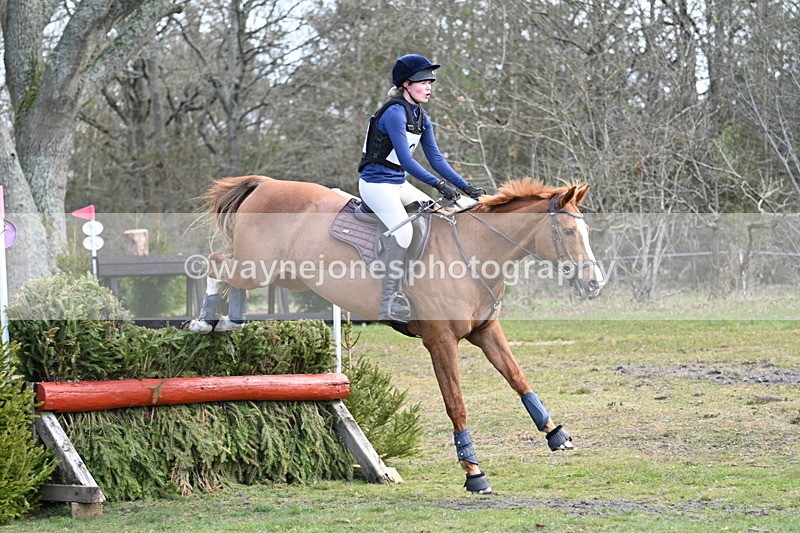 WJ7_0062 - Time 10:13 to 10:38 Times at the Fence