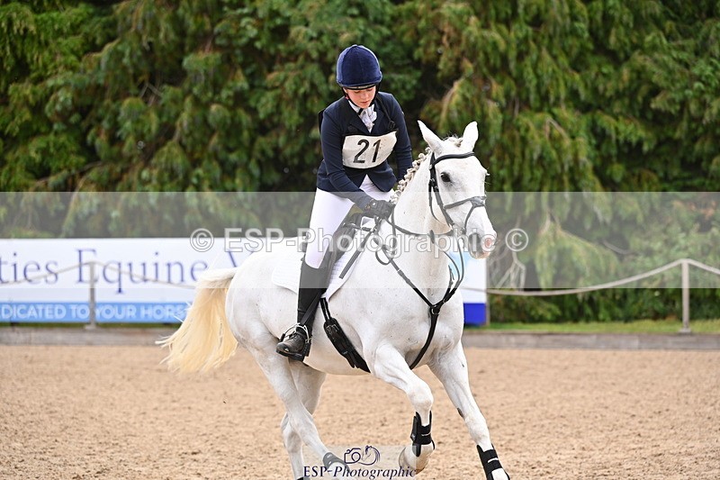 250802A-111010-02435 - A-021-Issy.Baldock-FREDDIE