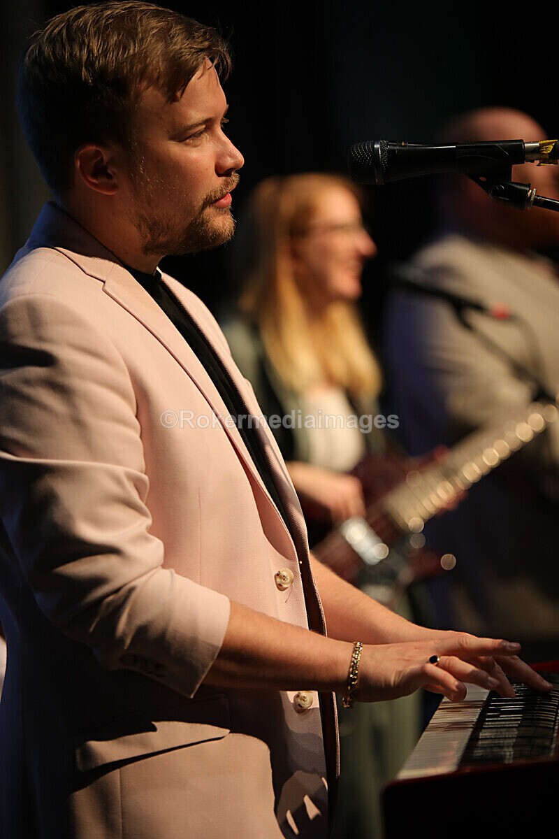 FOLK N BLUES-462 - FOLK and BLUES SEPT 2022