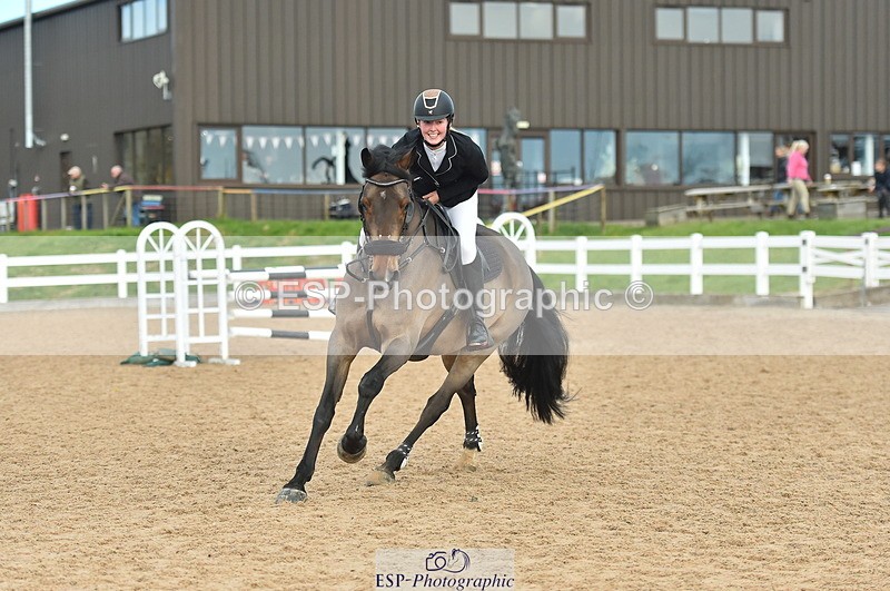 231111A-122618-01841 - Cls 12 Newcomers & 1.10m Open