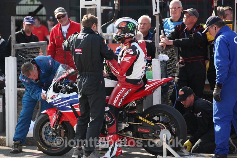 IMG_0886 - Senior TT - Start Line