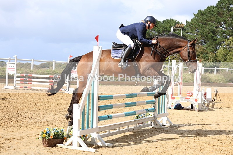 3E7A9757 - Class 10: Senior 95cm open