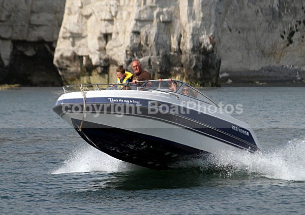 110422 THATS THE WAY TO DO IT IMG_4384 - Motorboats - Open