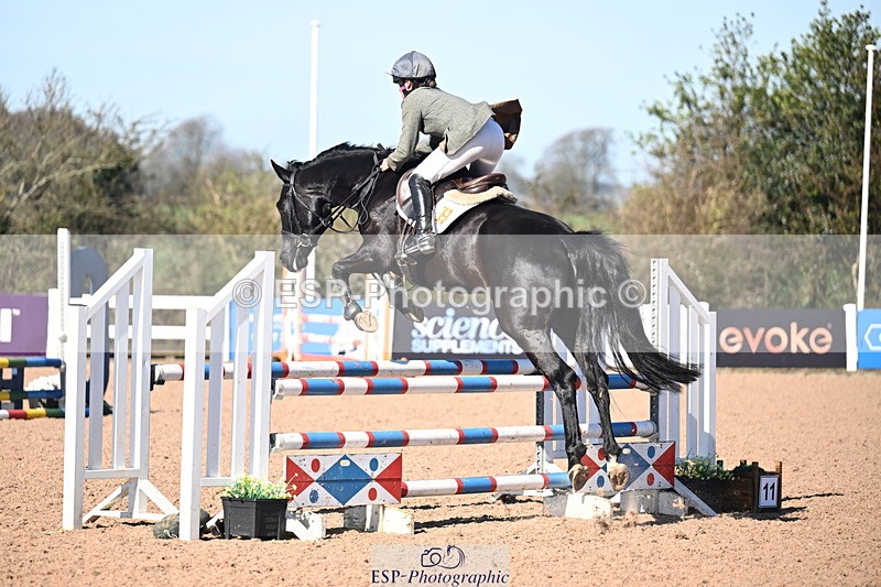 260318B-103431-00124 - Clear Round & Brit Nov 90cm