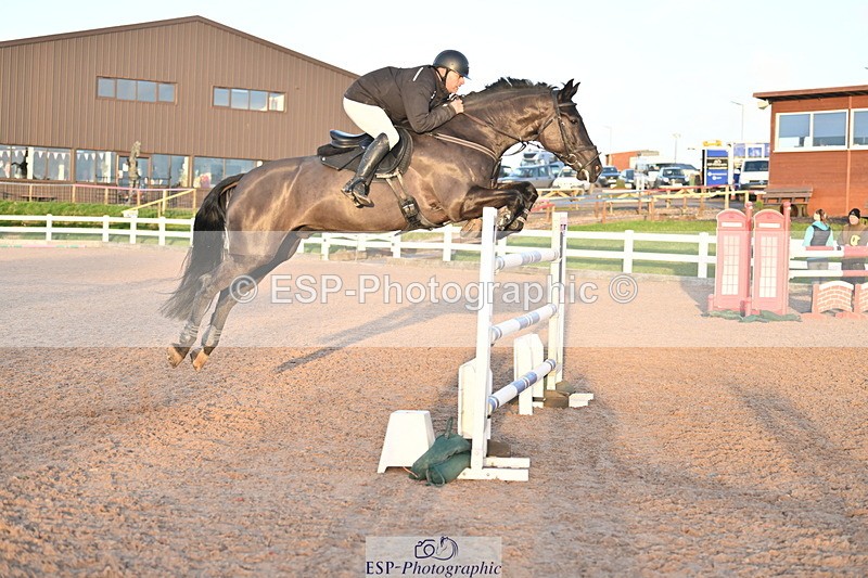 231210A-152212-02899 - Cls 22 National 1.30m & 1.40m